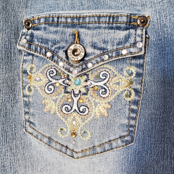💕Angels Jeans Embroidered Enbelished Mini Skirt Size 7 L👀K 💕Angels - Picture 2 of 14